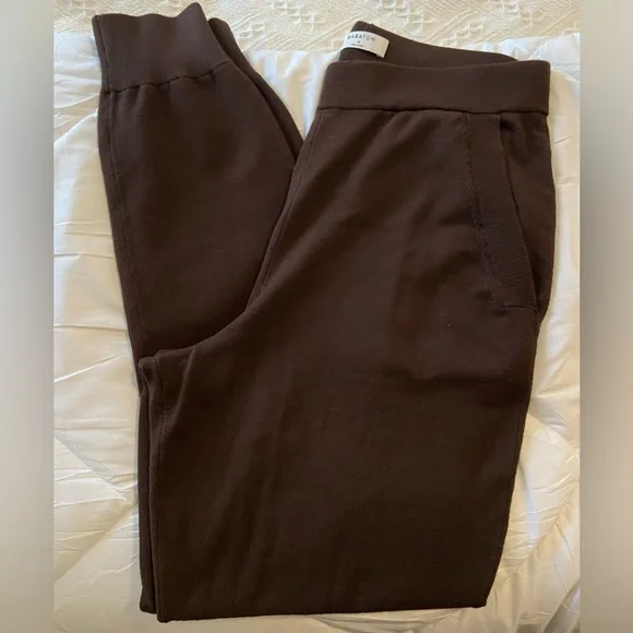 Babaton Pants Jumpsuits Babaton Aritzia Rodin Jogger Mocha